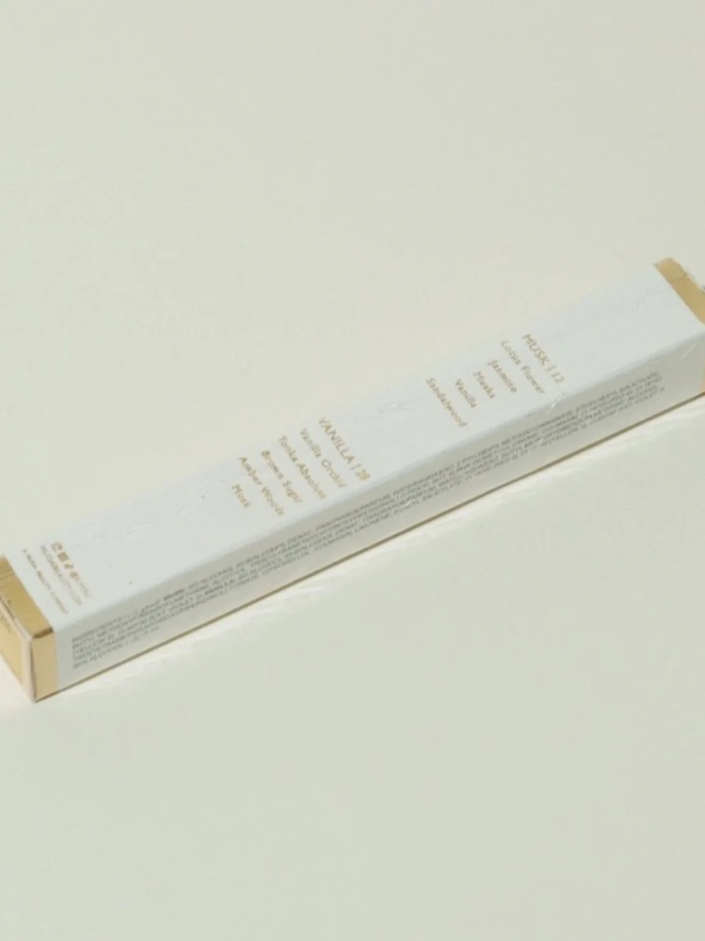 KAYALI Musk 12 & Vanilla 28 Rollerball - White & Gold